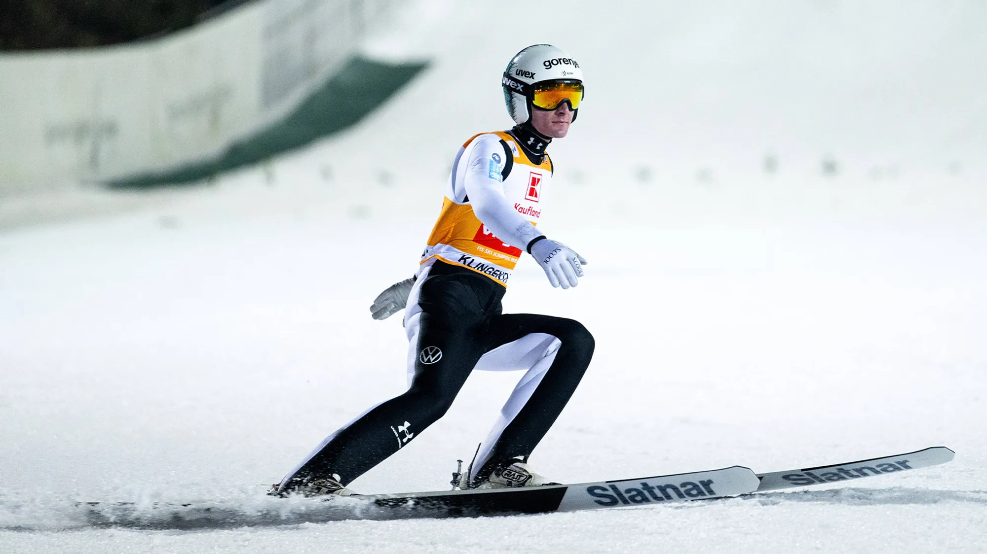 Domen Prevc auch in Klingenthal der Überflieger