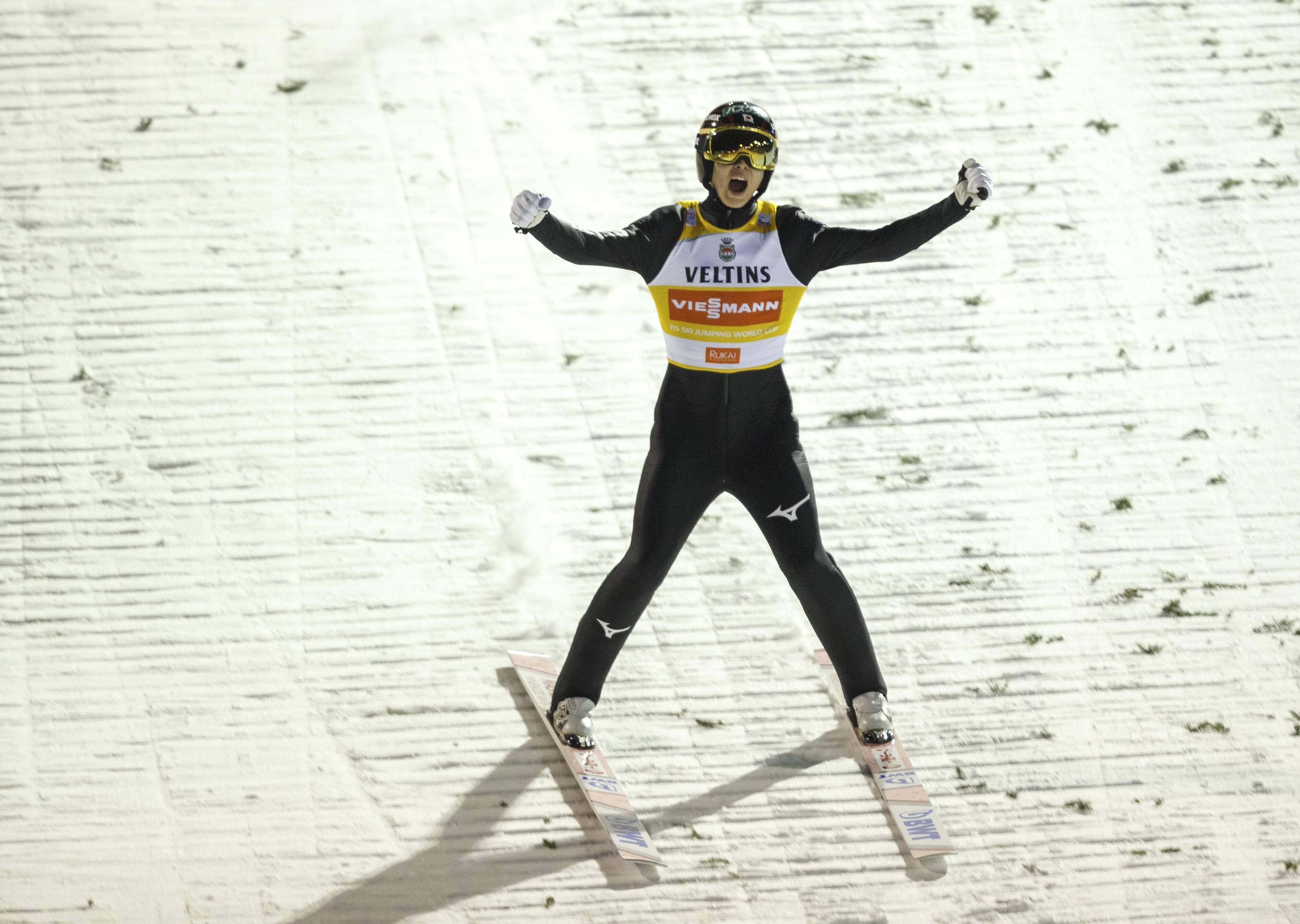 Ryoyu Kobayashi Dominiert Weltcup Von Kuusamo